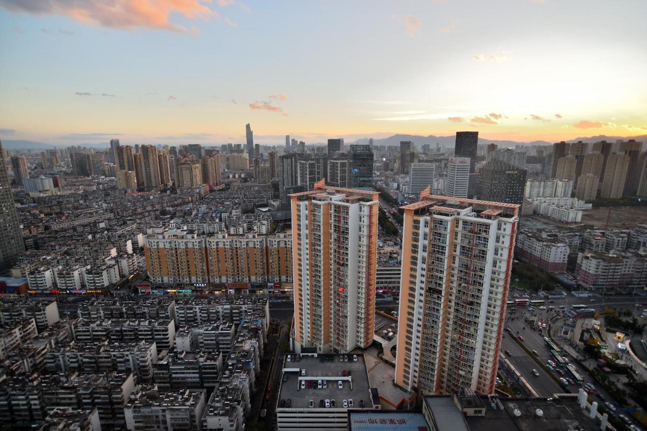 Kunming Hotel High Sky View Apartment Bagian luar foto